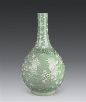 豆青堆白花卉纹胆式瓶 -  - 古董珍玩 - 2010秋季艺术品拍卖会 -收藏网