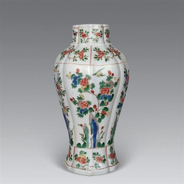清康熙 五彩花鸟菱形花口瓶 -  - 瓷器工艺品(一) - 2006年第3期嘉德四季拍卖会 -收藏网