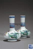 斗彩马蹄瓶 （一对） -  - 文房雅玩器瓷 - 2011年秋季艺术品拍卖会 -收藏网