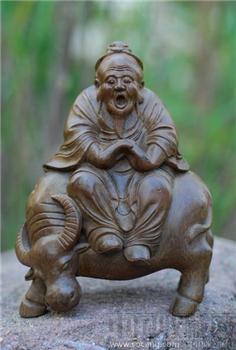 竹雕珍品：风趣飘逸、圆浑流畅之竹根圆雕《呵欠老人》！-收藏网