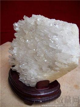 矿物晶体： “旺财水晶簇”-收藏网