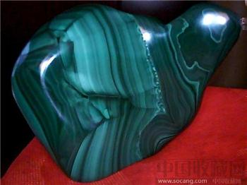 孔雀宝石纯绿色重量一公斤-收藏网