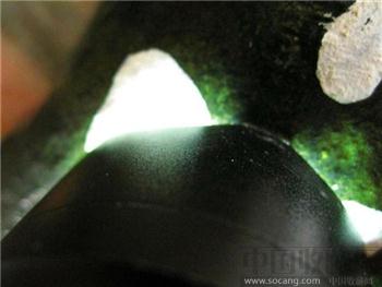 A货缅甸翡翠原石莫湾基名坑黑乌砂带蜡壳全皮赌石2.6斤产高绿闻名-收藏网
