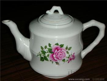 文革时期竹节型花卉纹端把茶壶-收藏网