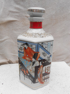 彩瓷仕女人物瓷酒瓶一个 -收藏网