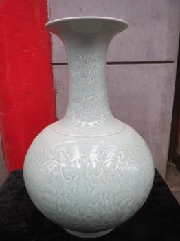 清豆青釉大观音瓶（请看尺寸）-收藏网