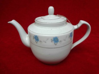 中国瓷都景德镇素三彩花卉纹老瓷壶，东风老品牌茶壶，器形规整漂亮-收藏网