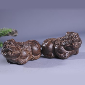 越南天然沉香木雕工艺品 招财貔貅一对摆件手把件批发-收藏网