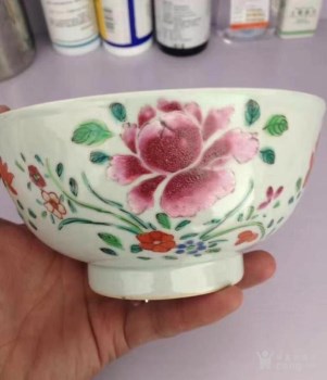 乾隆粉彩矾红龙纹碗-收藏网